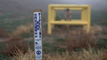 Panneau marquant la limite de la propriété de la Southern California Gas Co (Socal Gas), dans la région de Los Angeles, en Californie, où une fuite de gaz massive est en cours.