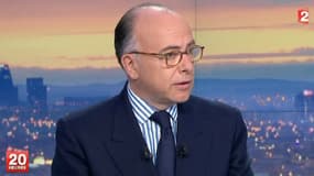 Le ministre de l'Intérieur, Bernard Cazeneuve, sur le plateau de France 2, mardi 22 avril 2014