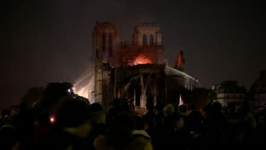 L'incendie a mobilisé 400 pompiers pendant 9 heures.