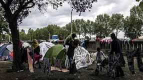 Un campement de migrants dans le nord de Paris, en mai 2019.