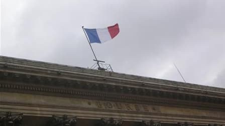 A 9h04, l'indice CAC 40 abandonnait 1,5% à 3.470,03 points, son plus bas niveau depuis le 31 août, entamant ainsi sa huitième séance de baisse d'affilée au lendemain d'un repli de 1,82%. Après une série de statistiques décevantes aux Etats-Unis notamment