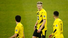 Erling Haaland tout sourire lors de Schalke-Dortmund