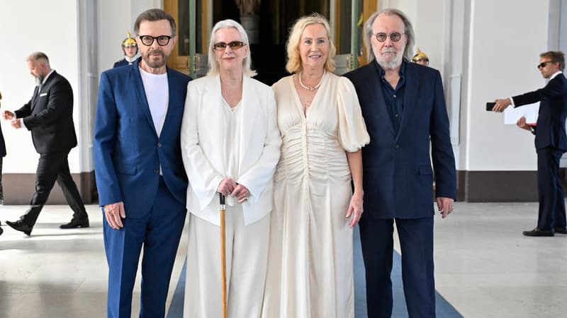 Regarder la vidéo ABBA: les membres du légendaire groupe décorés par le roi de Suède
