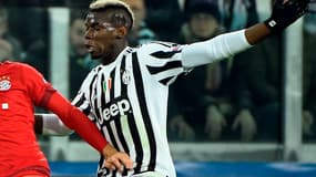 Paul Pogba et son signe Batman dans les cheveux