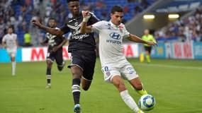 Aouar (à droite)