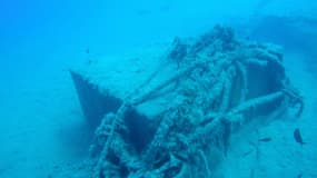 Un bloc de béton récupéré au fond des eaux au large de Cagnes-sur-Mer (Alpes-Maritimes)