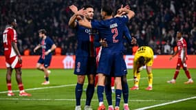 Gonçalo Ramos et Achraf Hakimi fêtent le carton du PSG en barrage retour de Ligue des champions, 19 février 2025