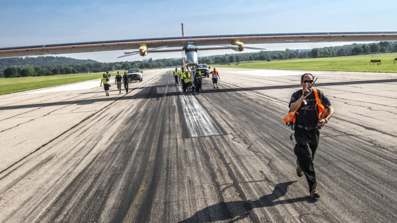 L'avion solaire expérimental Solar Impulse achève sa traversée des Etats-Unis par un atterrissage à New-York