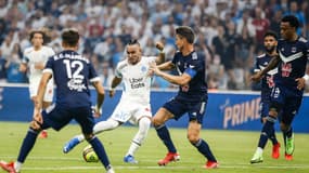 Payet couvert par Koscielny lors d'OM-Bordeaux