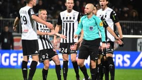 Des clubs de Ligue 1 escroqués