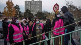 Des mères de famille de l'association des Gilets roses en 2021 à Corbeil Essonne près de Paris