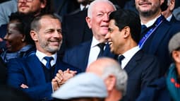 Aleksander Ceferin et Nasser al-Khelaïfi, les présidents de l'UEFA et du PSG lors d'un match de Ligue des champions au Parc des Princes, le 7 août 2025