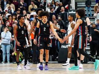 Nadir Hifi avec le Paris Basket en novembre 2024