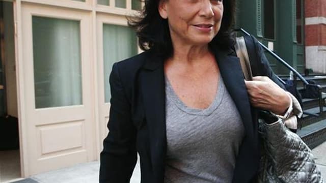 Anne Sinclair est désignée femme de l'année 2011 dans un sondage CSA pour le magazine féminin en ligne Terrafemina. L'épouse de Dominique Strauss-Kahn l'emporte avec 25% des voix, suivie de très près par Christine Lagarde (24%) et la première secrétaire d