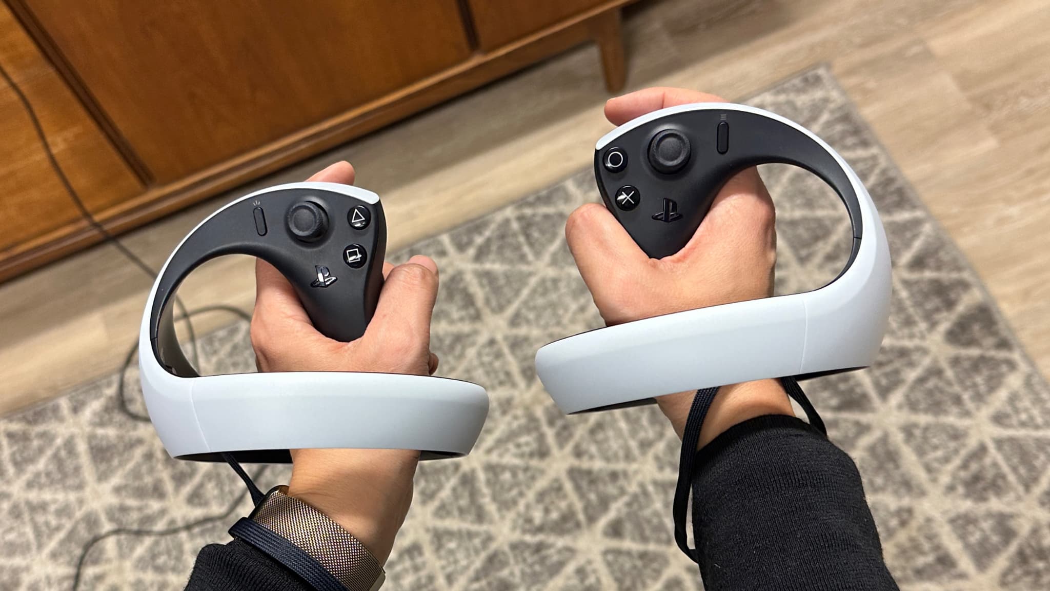 Les manettes du PS VR2 sont bardées de capteurs Les manettes du PS VR2 sont bardées de capteurs