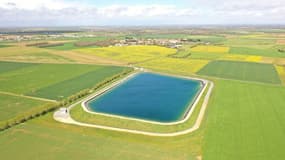 Une réserve d'eau, qui puise dans la nappe phréatique en hiver, à destination de l'irrigation agricole, à Mauze-sur-le-Mignon, dans le centre-ouest de la France.