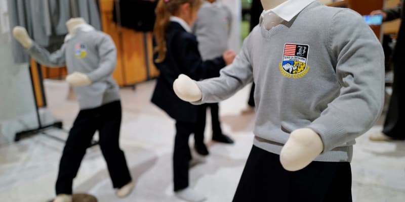 Présentation des uniformes utilisés dans certaines écoles de Béziers en 2024, le 15 février 2024