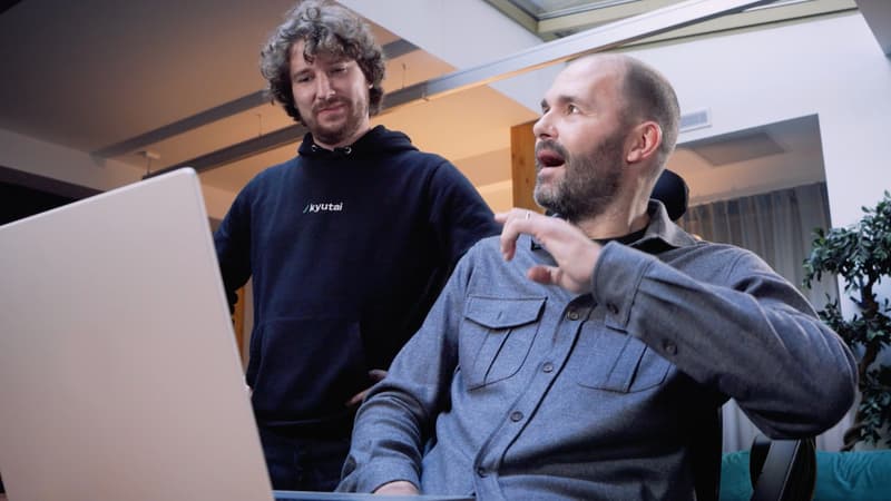 Kyutai, l'"OpenAI à la française" co-fondée par Xavier Niel, lance une IA pour redonner la parole aux personnes atteintes de la maladie de Charcot