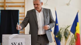 Le leader des sociaux-démocrates votant lors du référendum