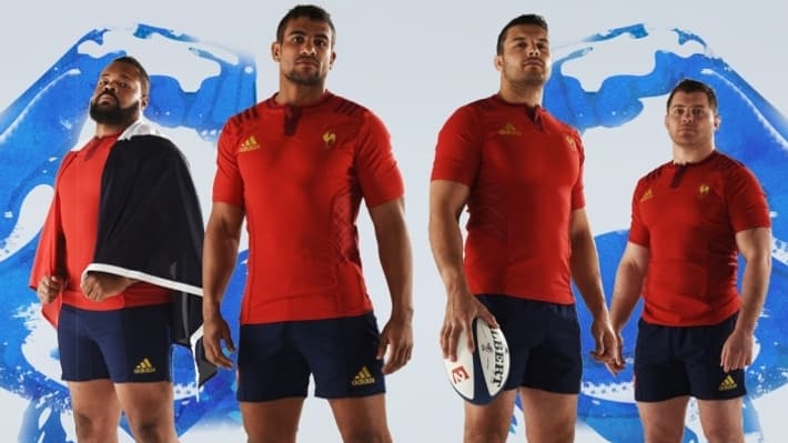 Le fameux maillot rouge que les Bleus porteront contre l'Ecosse Le fameux maillot rouge que les Bleus porteront contre l'Ecosse