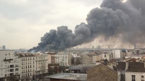 Le feu d'Aubervilliers est d'ampleur et visible de loin.