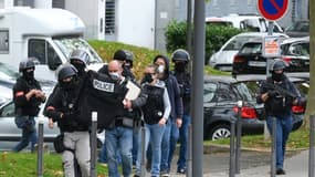 Des policiers dans le quartier de La Duchère, à Lyon, le 26 octobre 2021