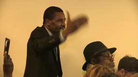 Marine Le Pen face à des associations africaines: "elle a fait un meeting FN, mais moi je ne suis pas du FN"