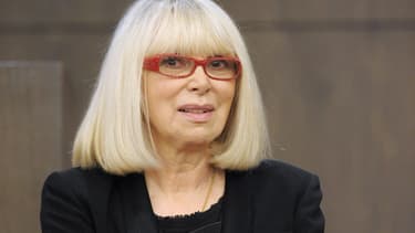 Mireille Darc le 1er juillet 2010 à Paris.