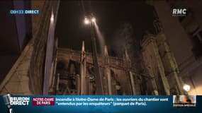 Incendie de Notre-Dame de Paris: la flèche s'est effondrée et des vitraux détruits 