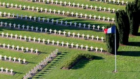 Le cimetière militaire français de Cerny-en-Laonnois, près du Chemin des Dames. (