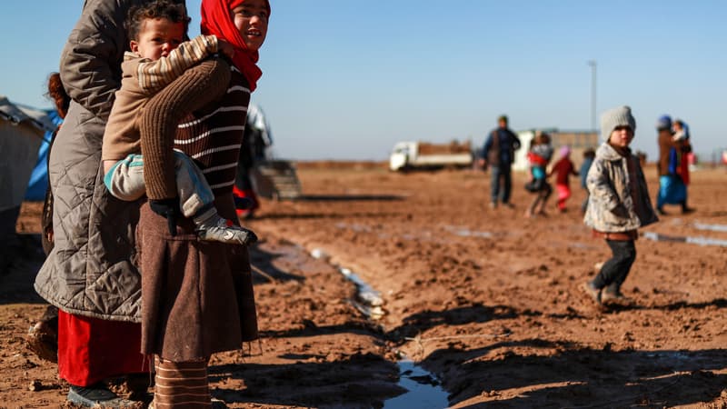 Des enfants dans un camp de déplacés dans la province de Deir-Ezzor, en Syrie.