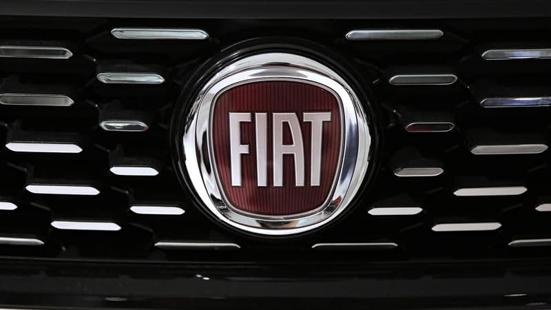 Premières plaintes contre Fiat en France. 