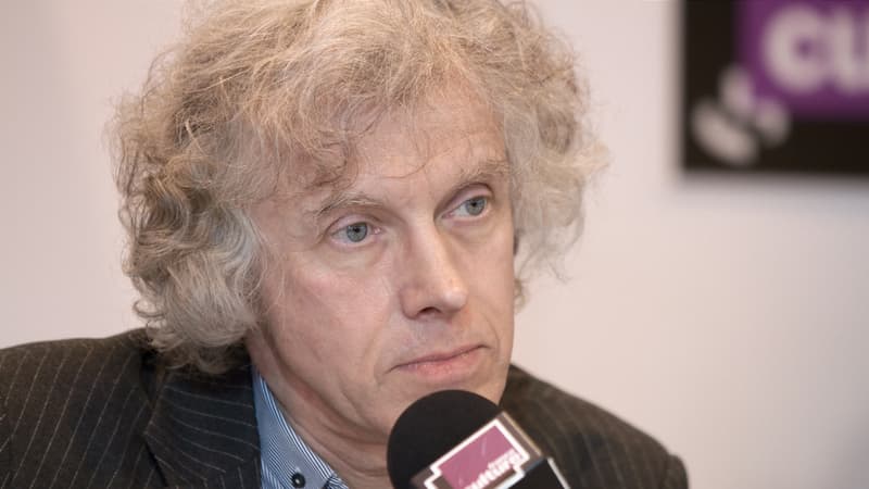 Pascal Ory dans l'émission radiophonique "Tout arrive!", animée en direct du Salon du livre de Paris en 2010