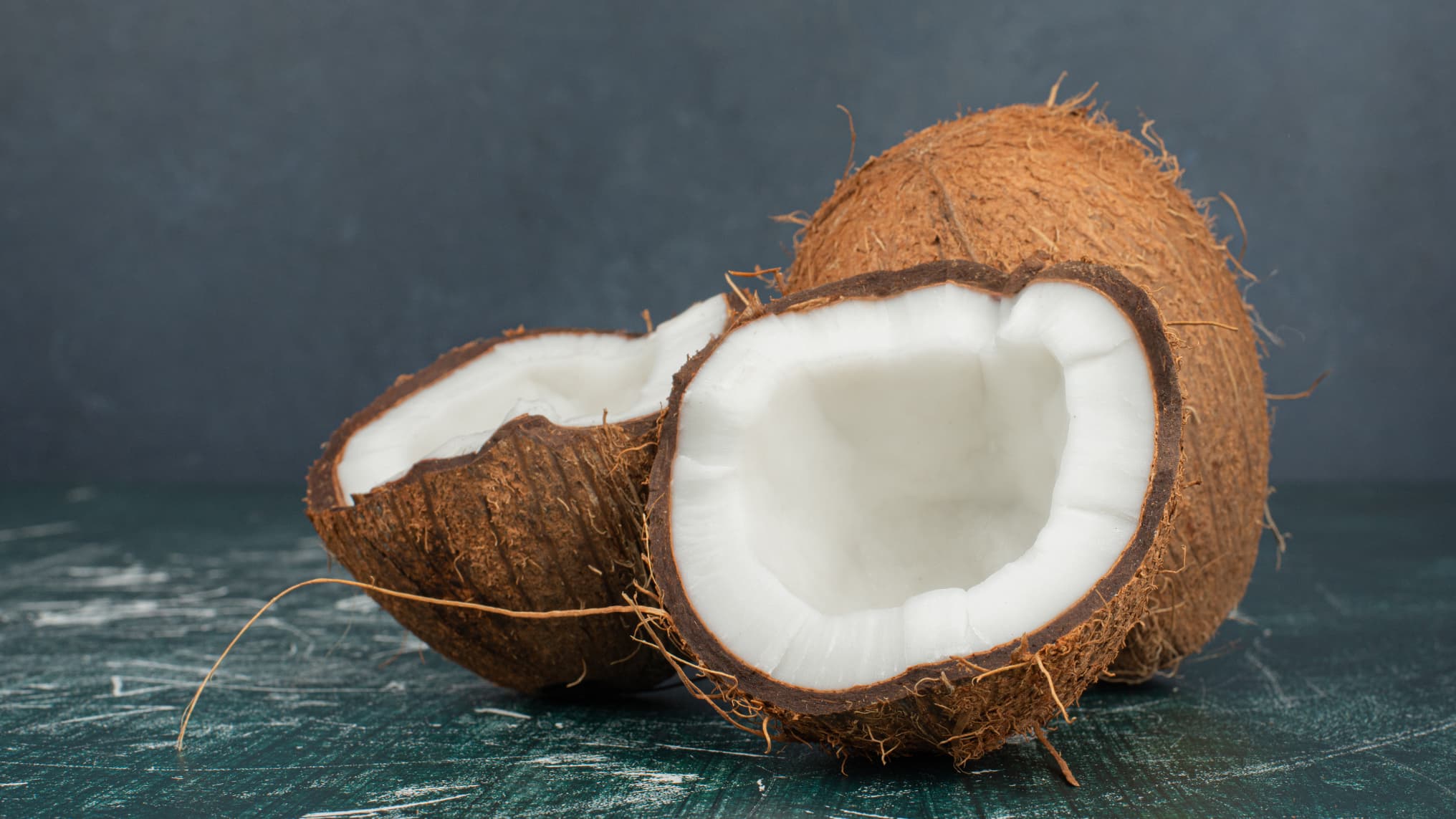 CETTE NOIX DE COCO EST CONTAMINÉE AUX SALMONELLES: NE TOMBEZ PAS MALADE EN LA MANGEANT