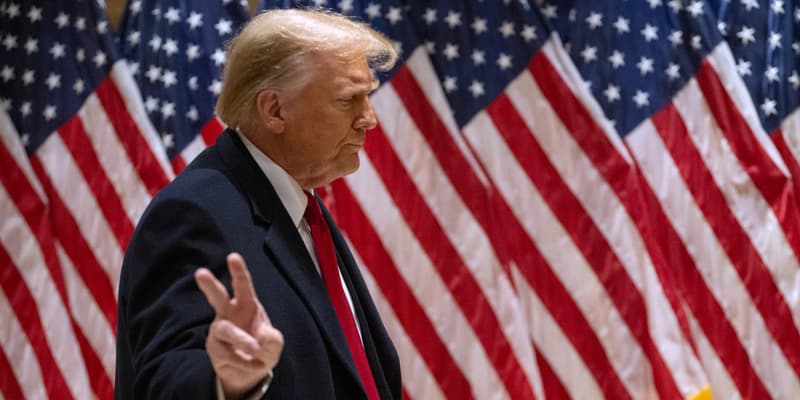 Donald Trump à la sortie d'une conférence de presse à New York le 17 janvier 2024.