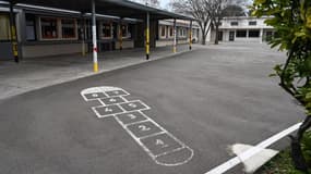 Une cour d'école au Crès, près de Montpellier, le 12 mars 2020 (photo d'illustration)