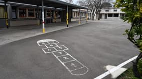 Une cour d'école fermée au Crès, près de Montpellier, le 12 mars 2020 (photo d'illustration)