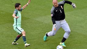 Hongrie : Kiraly et son jogging  face à Moutinho