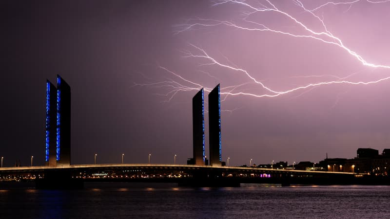 Des éclairs à Bordeaux, le 18 juillet 2017. (Photo d'illustration)