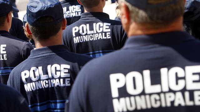 Plusieurs villes ont décidé d'armer leurs policiers municipaux après les attentats de Nice et Saint-Etienne-du-Rouvray.