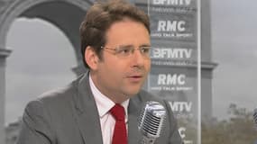 Invité mercredi matin sur BFMTV et RMC, Matthias Fekl juge la 5e République "au bout du rouleau".