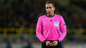 Tobias Stieler au sifflet lors d'OM-Manchester City