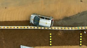 De la citadine au poids-lourd, cette glissière de sécurité conçue par une entreprise coréenne redirige les véhicules sur la route. 