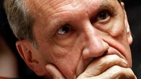Les célébrations du 14-Juillet seront placées sous le signe de la gravité, après la mort de cinq soldats français en Afghanistan, a déclaré le ministre français de la Défense, Gérard Longuet. /Photo prise le 13 juillet 2011/REUTERS/Charles Platiau