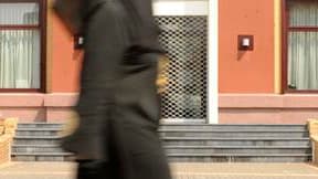 Les députés ont achevé l'examen du projet de loi sur l'interdiction du port du voile intégral dans l'espace public en France, que seuls critiquent les élus Verts et communistes. L'Assemblée se prononcera le mardi 13 juillet par un vote solennel sur l'ense