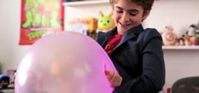 Toys "R" Us nomme un PDG de 12 ans