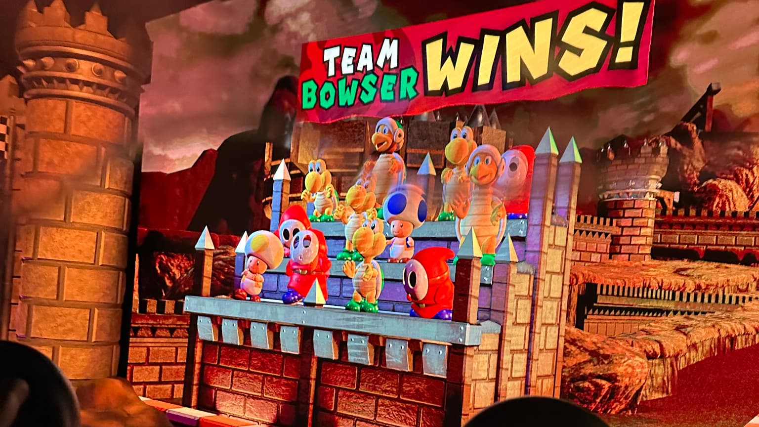 Vous affrontez vos adversaires pour sortir vainqueur par équipe de la course Mario Kart