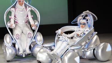 Le concept I Unit, de Toyota, présenté en 2005, devait redonner de la mobilité aux personnes âgées ou handicapées. Le constructeur japonais compte désormais plus sur une voiture progressivement autonome pour redonner de la mobilité.