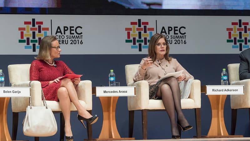 Belén Garijo à gauche en 2016