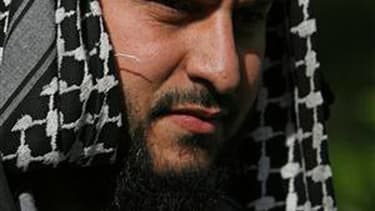 Liès Hebbadj, le mari de la femme verbalisée pour conduite en niqab, au coeur de la polémique sur la polygamie.
